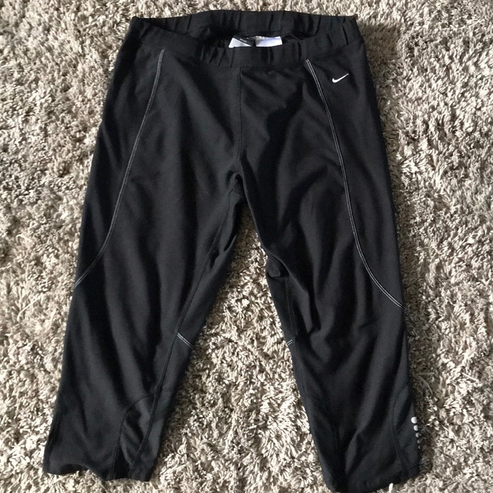 Nike dri fit capris